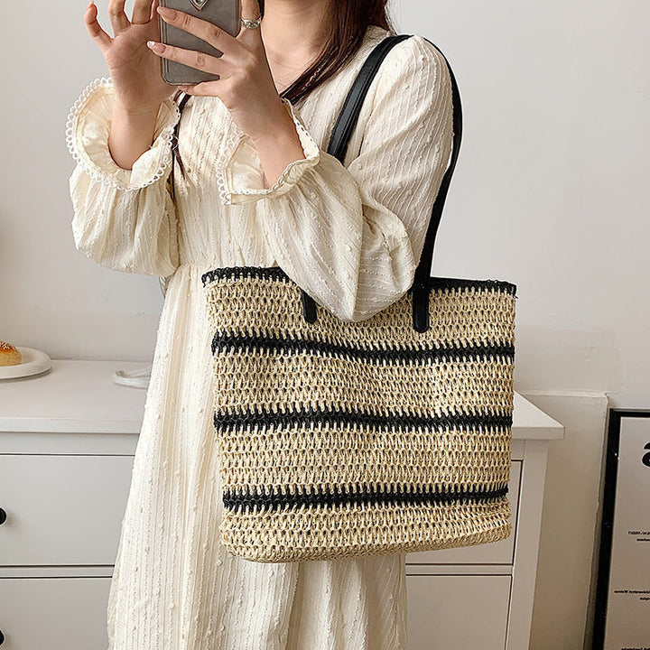 Spacious and Stylish Summer Beach Tote